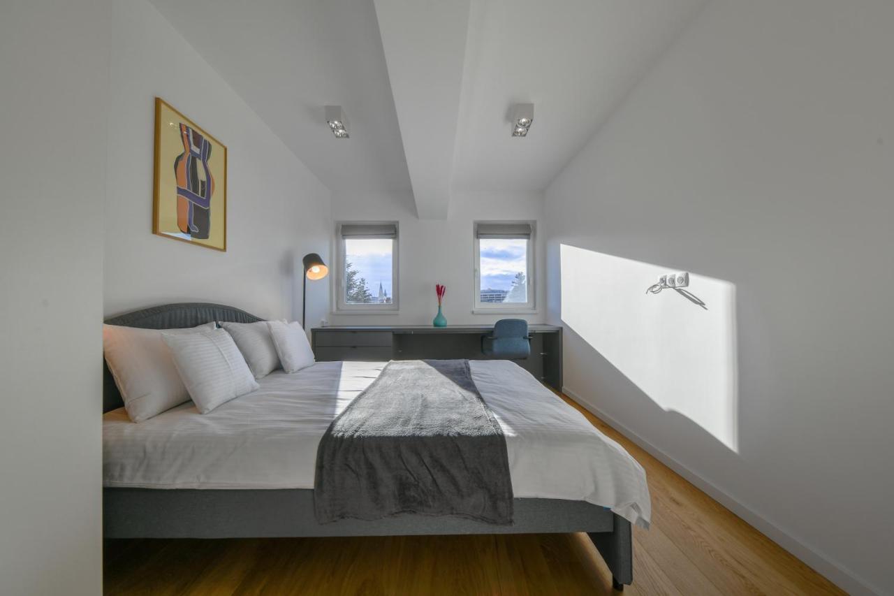 Charming 2 Bedroom Apartment Клуж-Напока Экстерьер фото