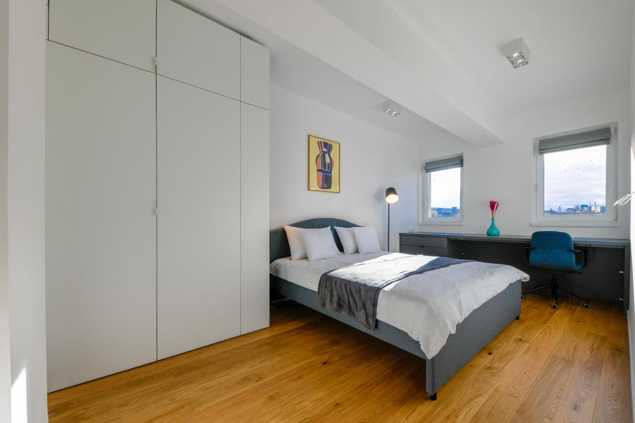 Charming 2 Bedroom Apartment Клуж-Напока Экстерьер фото