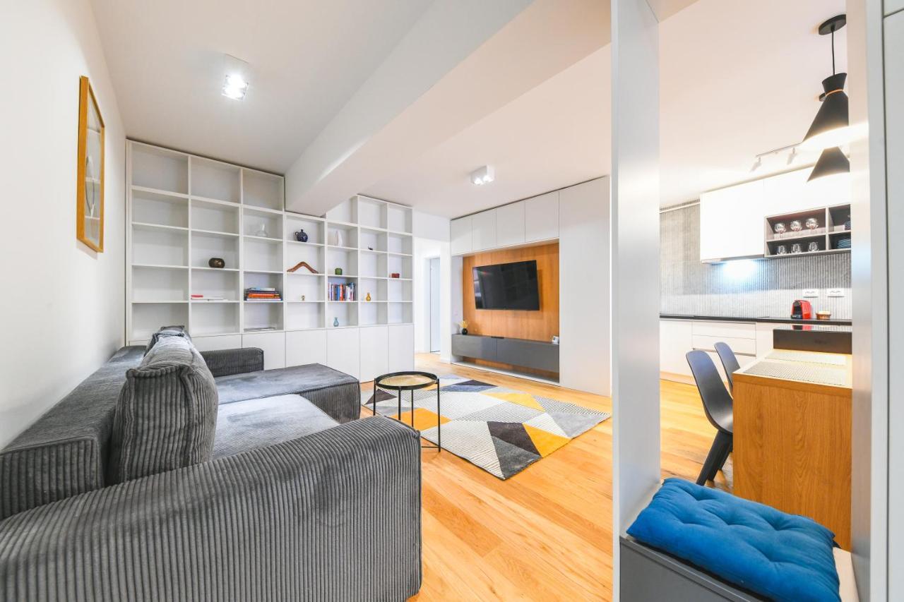 Charming 2 Bedroom Apartment Клуж-Напока Экстерьер фото