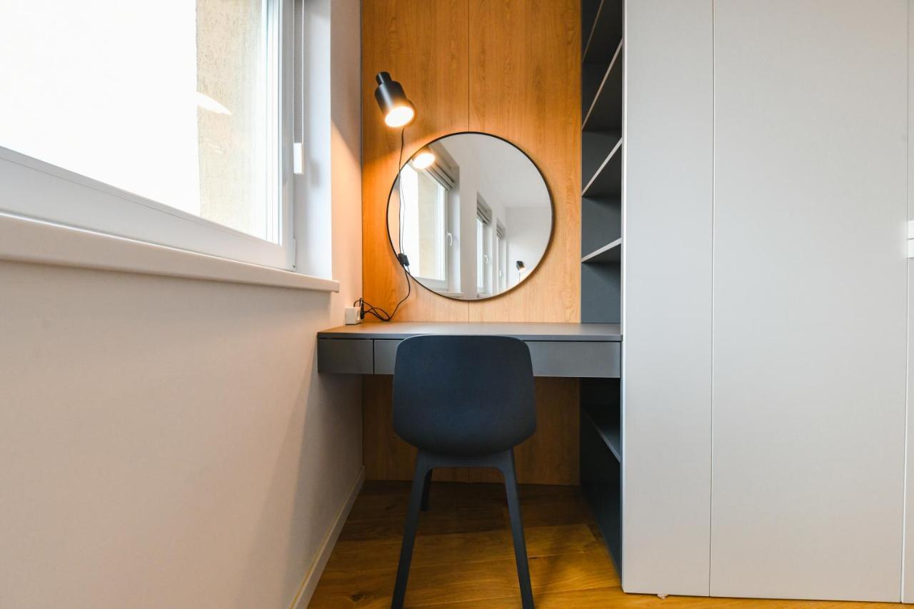 Charming 2 Bedroom Apartment Клуж-Напока Экстерьер фото